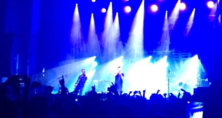 Le MTELUS vibre au son nu métal californien de Papa Roach!