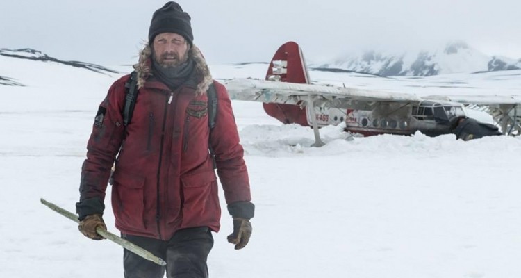 « Arctic » | Préparez-vous à mourir de froid avec ce nouveau film de survie en milieu polaire!