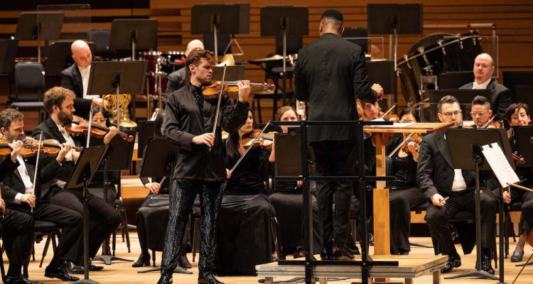 OSM | Le superbe Concerto pour violon de Barber, un concert pour le moins intense