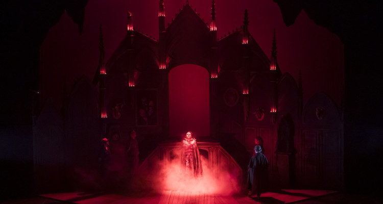 « Dracula, une comédie des horreurs » : une parodie audacieuse qui a du mordant