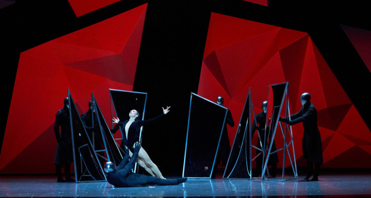 «Blanche-Neige et le Miroir» des Grands Ballets Canadiens : le conte réinventé qui bouleverse