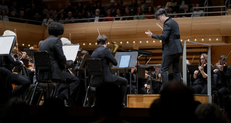 «La Cinquième de Tchaïkovski» par l’Orchestre Métropolitain, un débordement de passion suivi d’un déferlement d’applaudissements!