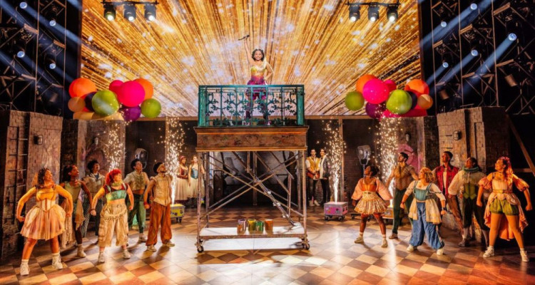 «& Juliet» | Pop, paillettes et plaisir coupable
