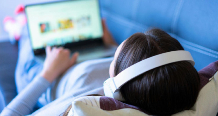 Divertissement en ligne au Québec : culture, jeux et loisirs numériques