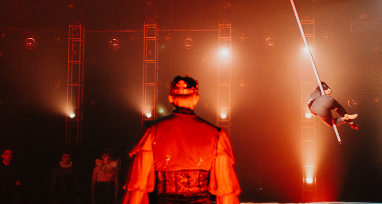 Zoom photo | Quand les finissants 2026 de l’École nationale de cirque revisitent «Macbeth»