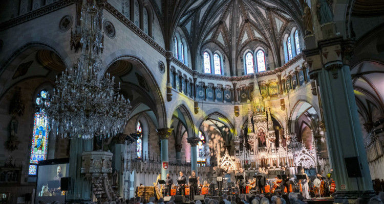 Festival Classica 2026 | « Notre-Dame de Paris symphonique », une très solide distribution quelque peu desservie par une perfectible sonorisation