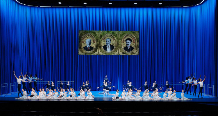 «Le Lac» des Grands Ballets Canadiens : quand le classique se frotte au miroir de la modernité