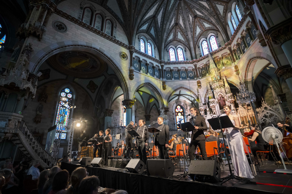 Festival Classica | « Notre-Dame de Paris symphonique », une très solide distribution quelque peu desservie par une perfectible sonorisation