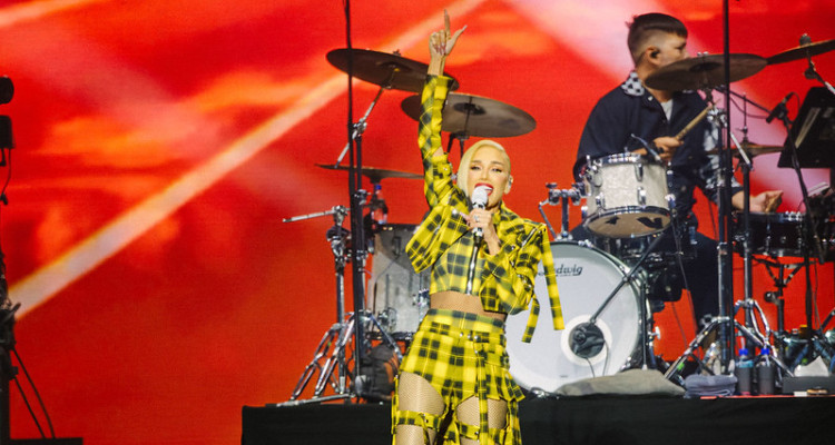 FEQ 2026 | Gwen Stefani et Jessie Reyez conquièrent les Plaines, Héron et Afternoon Bike Ride séduisent la place d'Youville