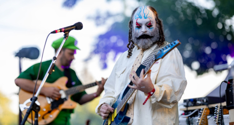 Le Festif! 2026 | Jour 1 - Zoom photo sur VioleTT Pi, Lysandre, Marjo, Lou-Adriane Cassidy et plus