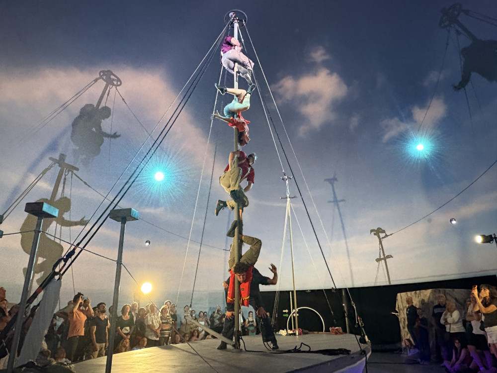 « FLŌ : Cirque Immersif » - une tempête de poésie et d’humanité sous le dôme de la SAT