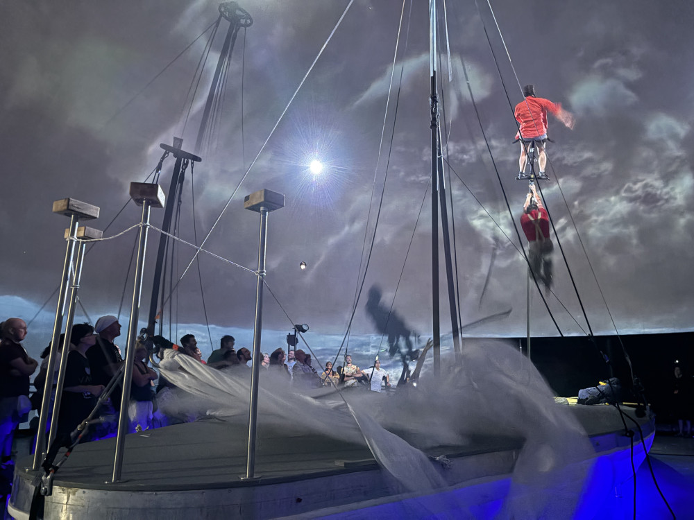 « FLŌ : Cirque Immersif » - une tempête de poésie et d’humanité sous le dôme de la SAT