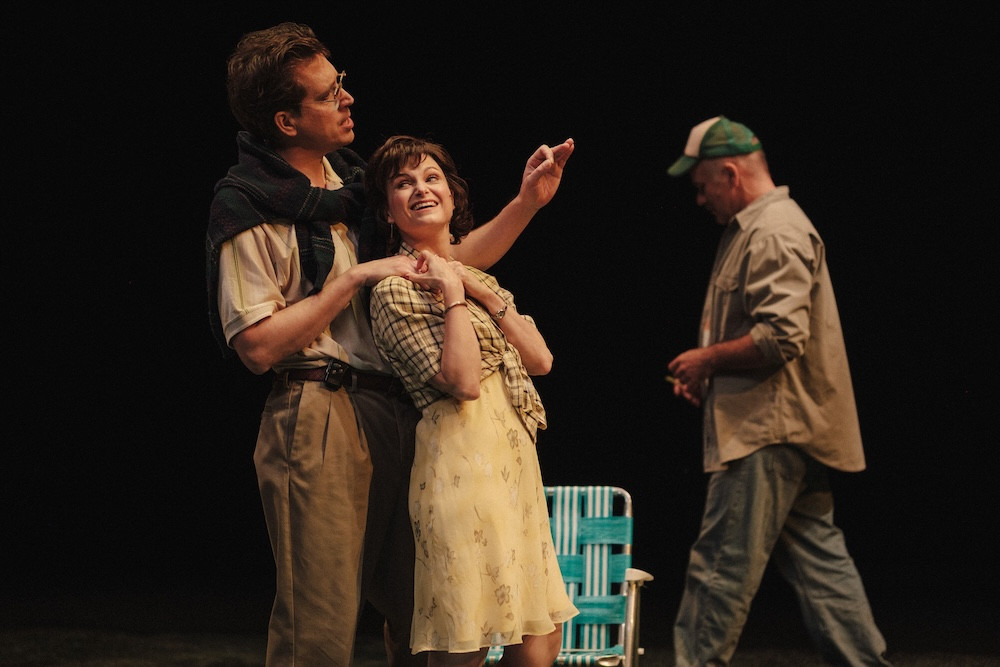 «24 poses (portraits)» au Théâtre Duceppe : l’histoire d’une famille ordinaire et de ses fissures
